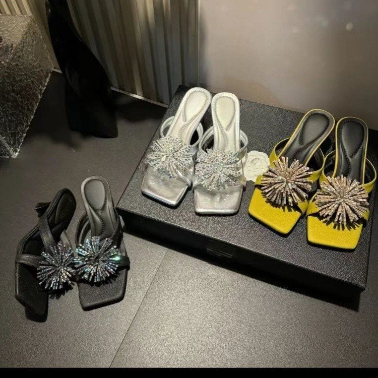 2026 Spring-Summer Fashion Firework Rhinestone Chain High-End Design Influencer Outdoor Wear Non-Slip Square Toe High Heel Sandals